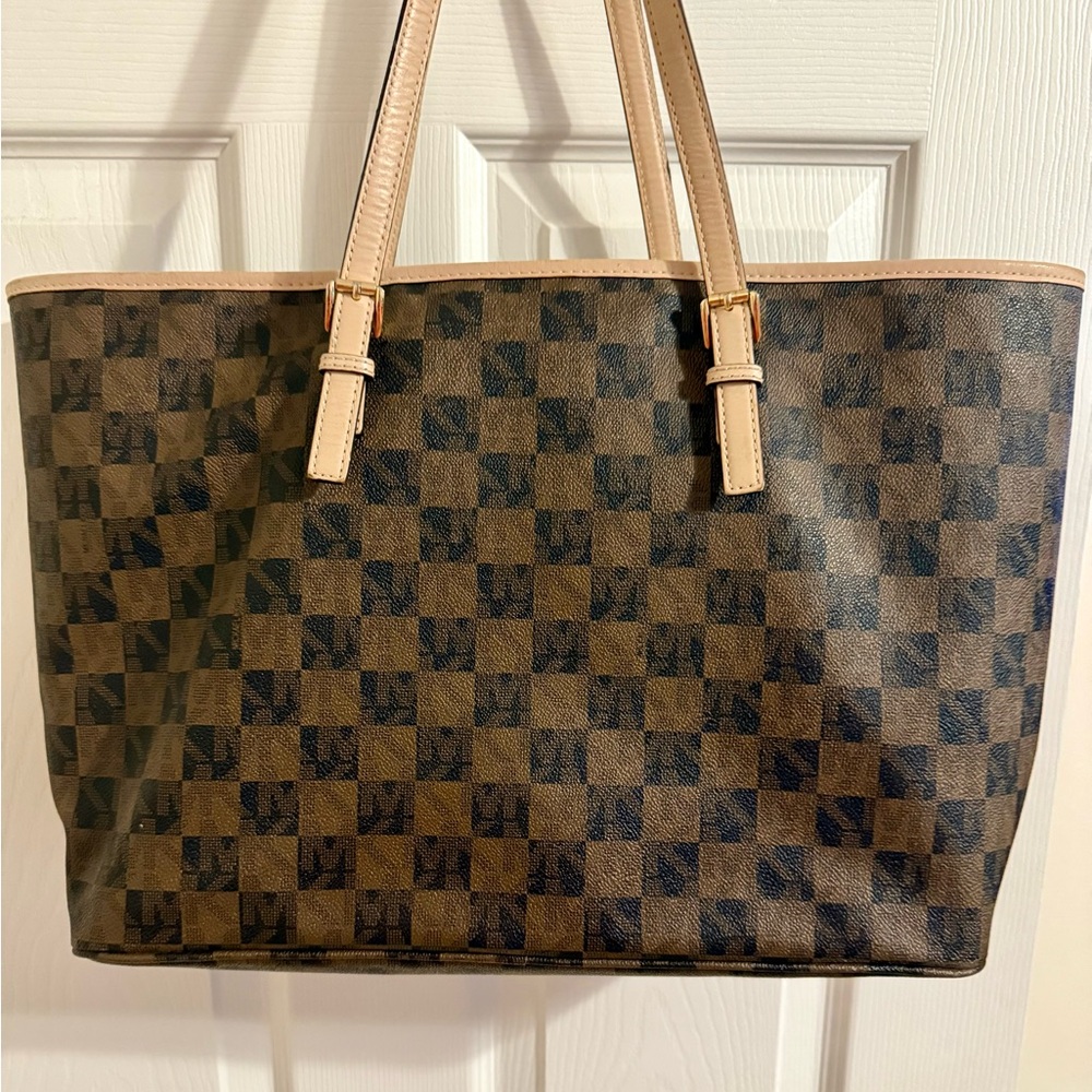 Michael Kors Jet Set Travel Checkered Tote Bag - Picture 2 of 16